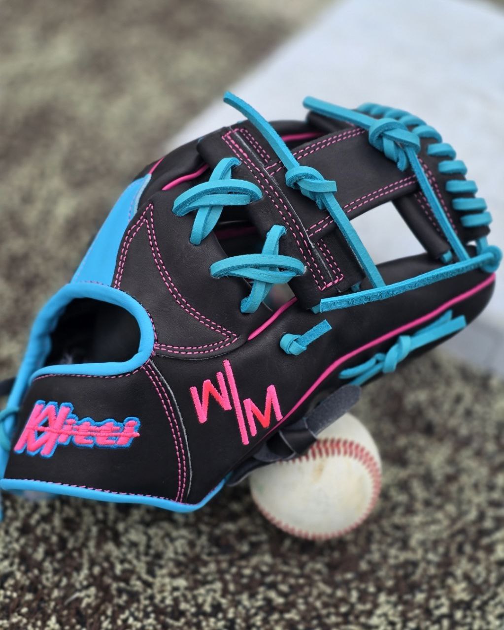 INFILED GLOVE